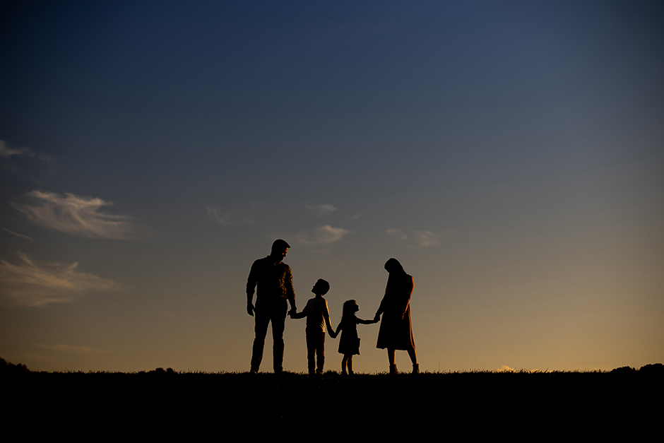 silhouette photo of family, raleigh family pictures