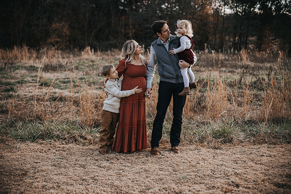 family maternity session in raleigh