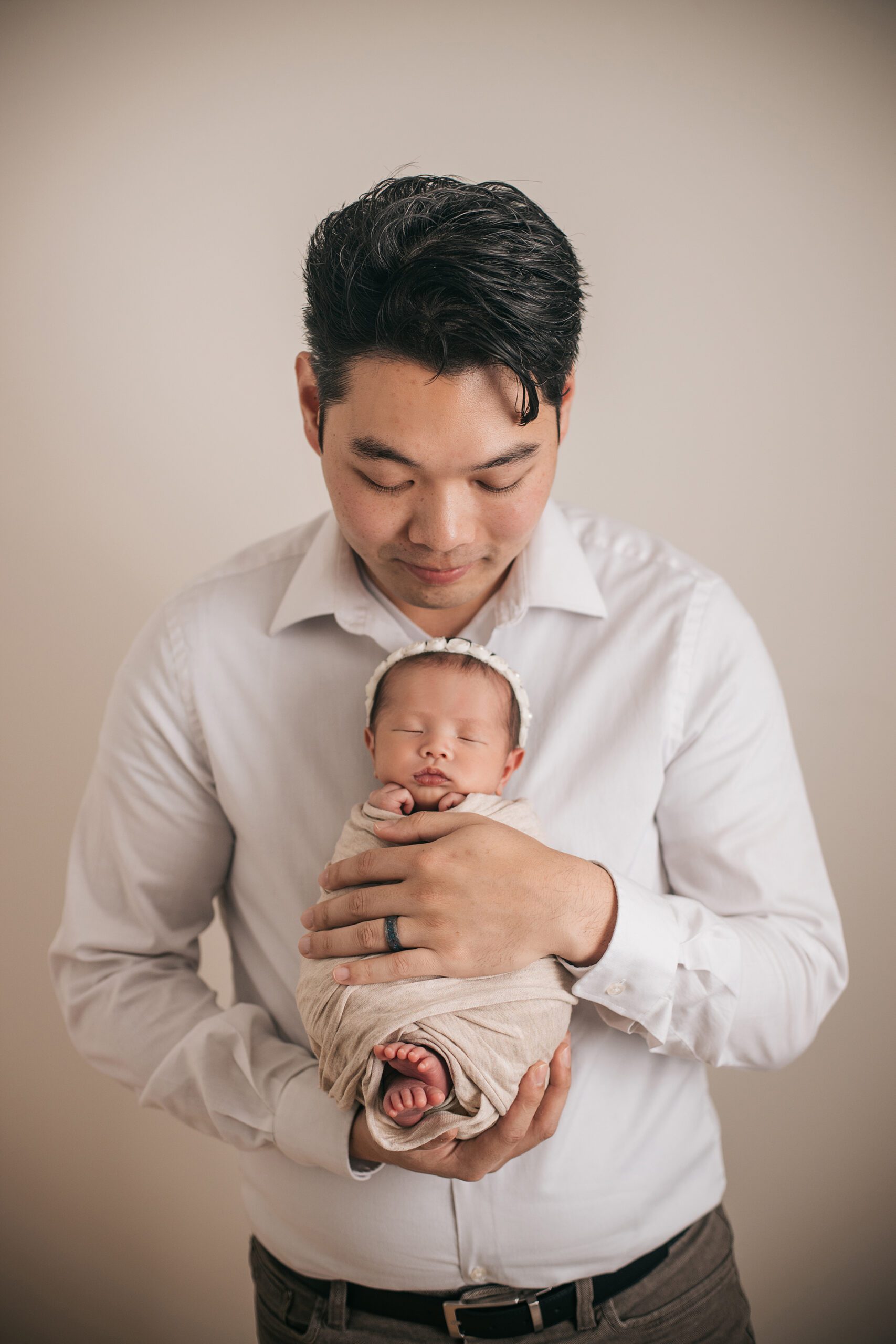 dad and newborn baby, cary newborn photographer
