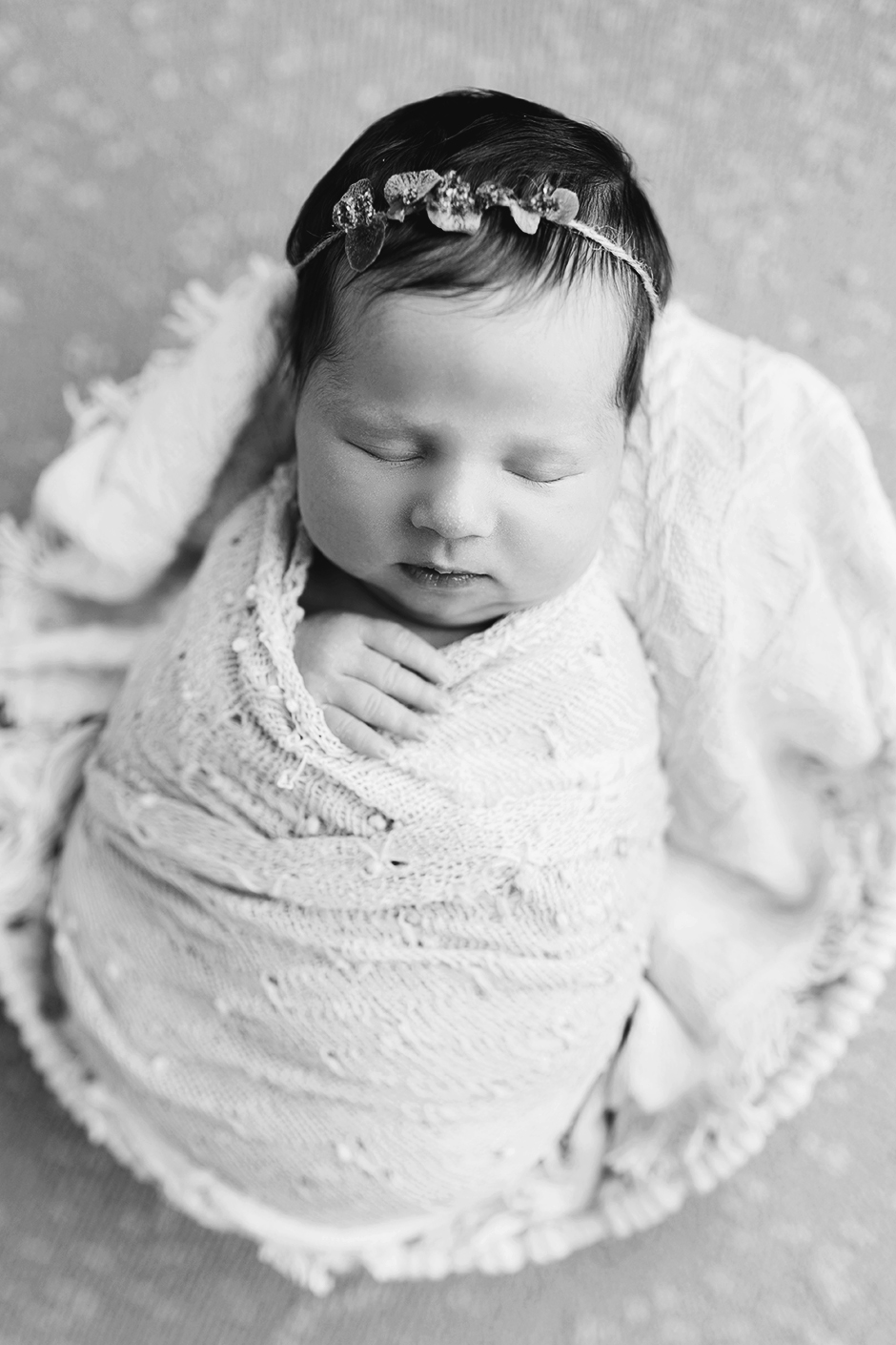 raleigh mini newborn session, black and white newborn photo
