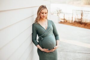 cary maternity photos at lake crabtree
