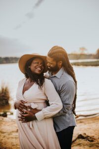 winter maternity photo session in Raleigh
