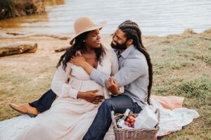 winter maternity photo session in Raleigh