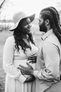 lake crabtree pregnancy pictures, Laura Karoline Photography, Raleigh Photographer
