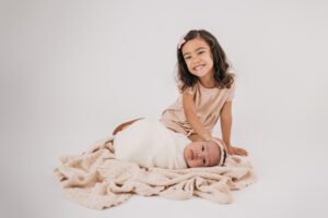 sibling photo with newborn, cary newborn photo studio